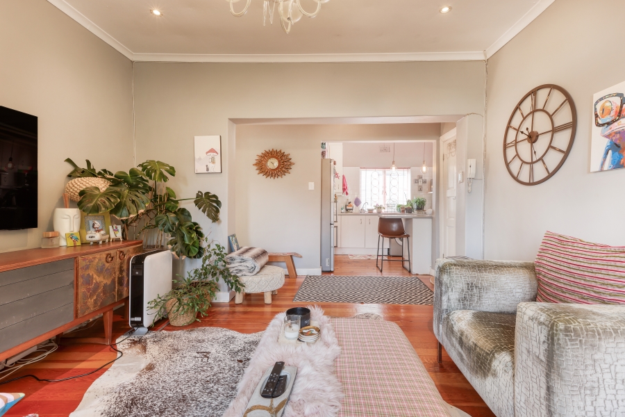 2 Bedroom Property for Sale in Vredehoek Western Cape